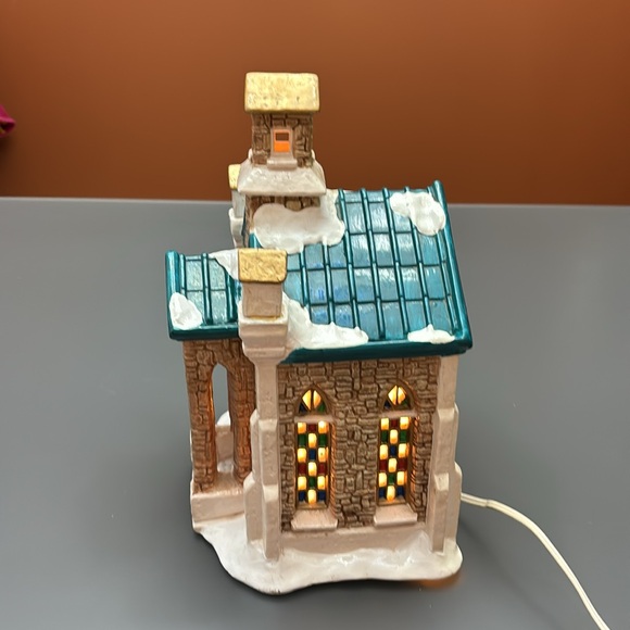 1993 CHRISTMAS VALLEY Collectible Series Porcelain Church Building w/light-VNTG - Picture 4 of 9